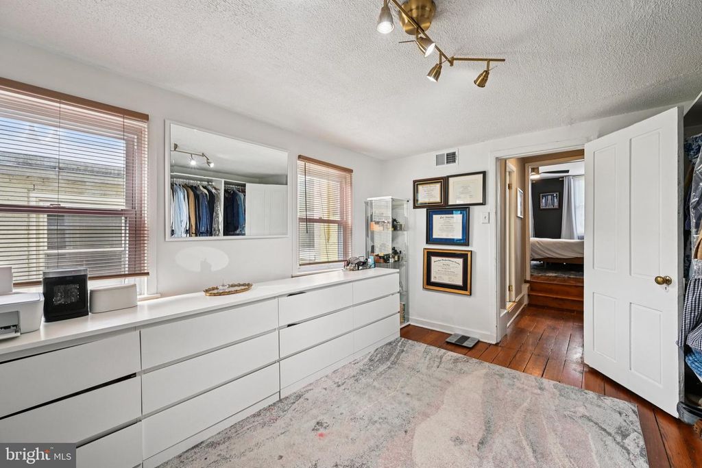 Image 24 of property listing at 219 S WASHINGTON ST, Baltimore, MD 21231