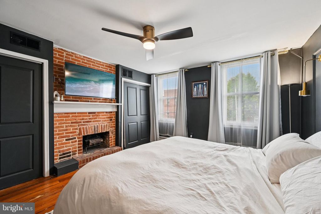 Image 27 of property listing at 219 S WASHINGTON ST, Baltimore, MD 21231