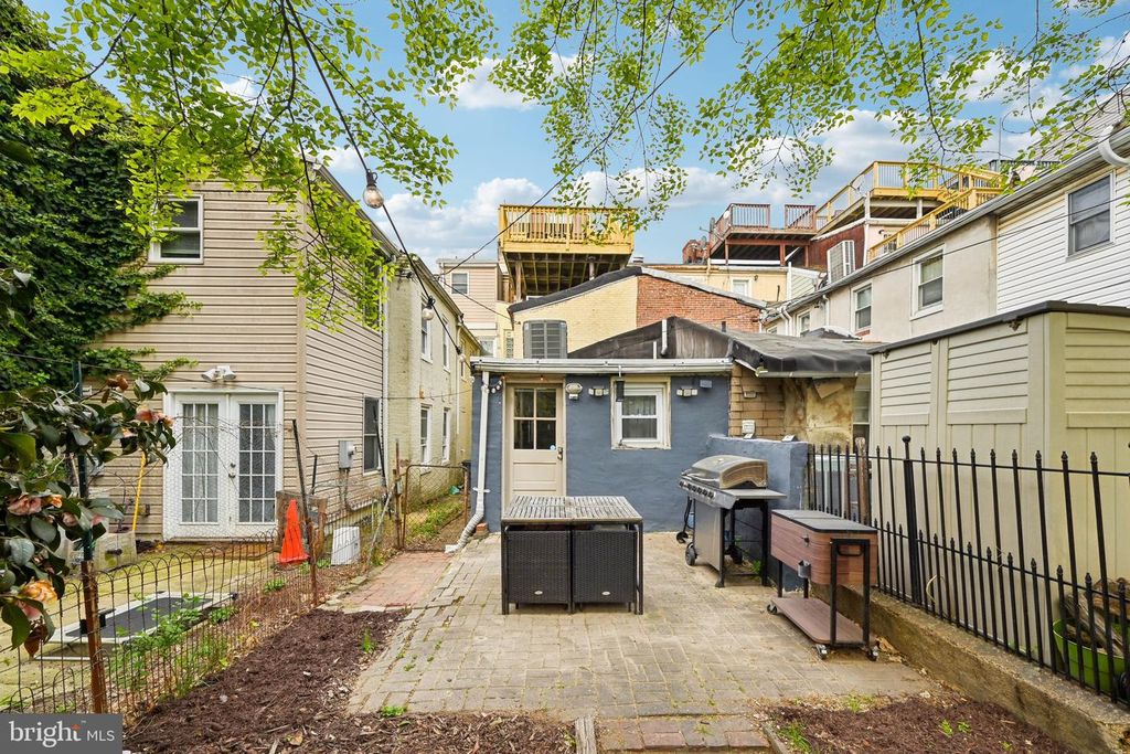 Image 34 of property listing at 219 S WASHINGTON ST, Baltimore, MD 21231