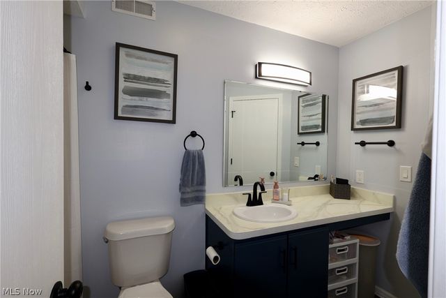 3389 Ivy Hill Circle D, Cortland, OH 44410