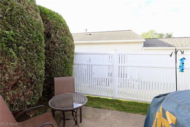 3389 Ivy Hill Circle D, Cortland, OH 44410