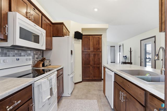 5505 E Schave St Street, Sioux Falls, SD 57110