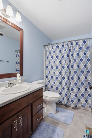 5505 E Schave St Street, Sioux Falls, SD 57110
