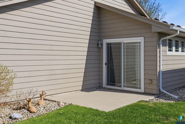 5505 E Schave St Street, Sioux Falls, SD 57110