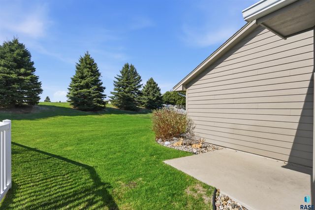 5505 E Schave St Street, Sioux Falls, SD 57110