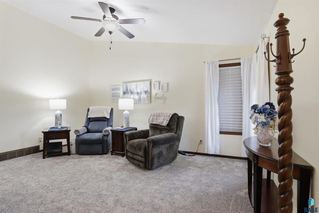5505 E Schave St Street, Sioux Falls, SD 57110