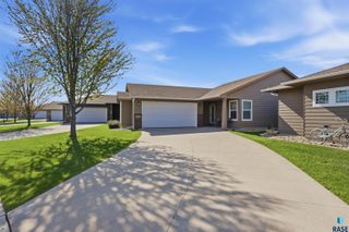 5505 E Schave St Street, Sioux Falls, SD 57110