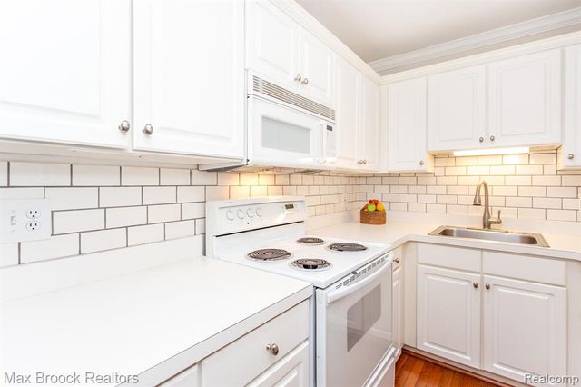 444 Chester Street 420, Birmingham, MI 48009