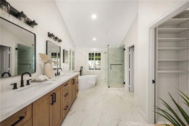 10412 Boca Canyon, Santa Ana, CA 92705