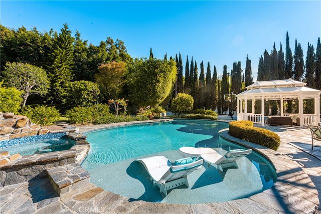 10412 Boca Canyon, Santa Ana, CA 92705