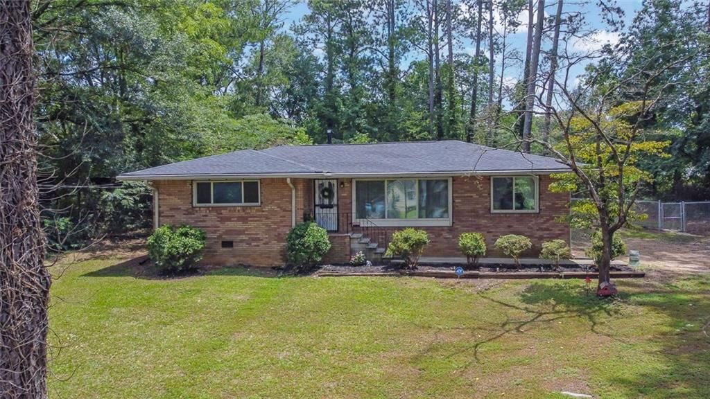 6361 Dodgen SW Road, Mableton, GA 30126