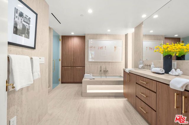 10601 Wilshire Boulevard 504, Los Angeles, CA 90024