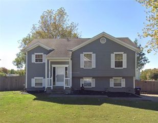 300 Copeland Drive, Greenwood, MO 64034