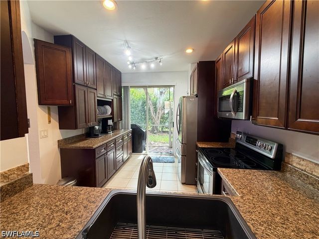 17517 Cherry Ridge LN, Fort Myers, FL 33967
