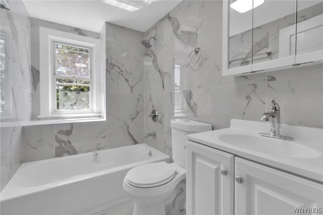204 Floss Avenue, Buffalo, NY 14215