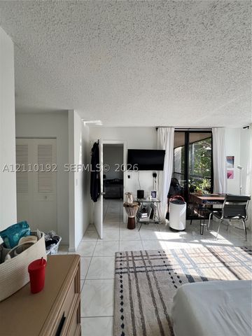 100 NW 76th Ave 302-2, Plantation, FL 33324