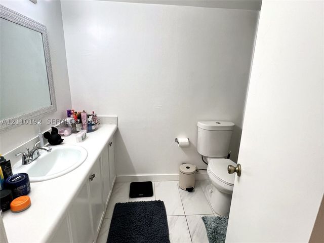 100 NW 76th Ave 302-2, Plantation, FL 33324