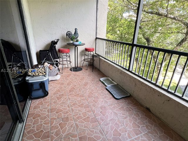100 NW 76th Ave 302-2, Plantation, FL 33324