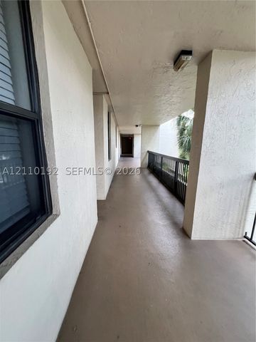 100 NW 76th Ave 302-2, Plantation, FL 33324