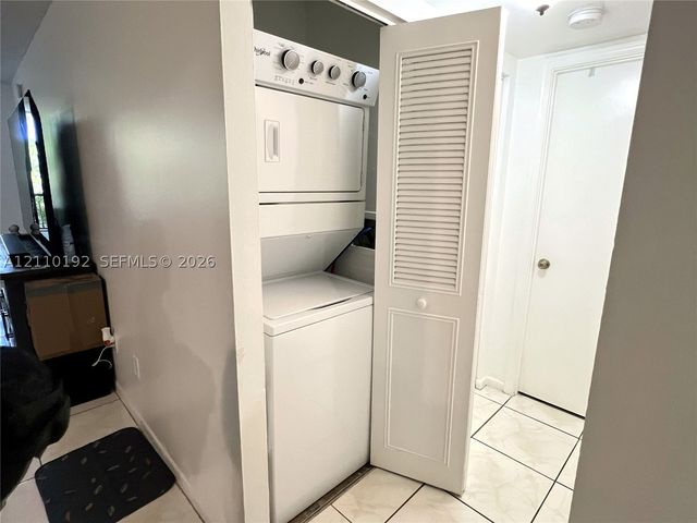 100 NW 76th Ave 302-2, Plantation, FL 33324