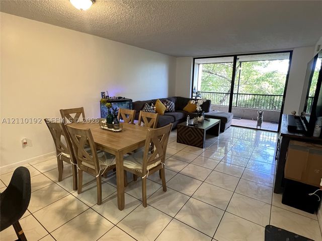 100 NW 76th Ave 302-2, Plantation, FL 33324