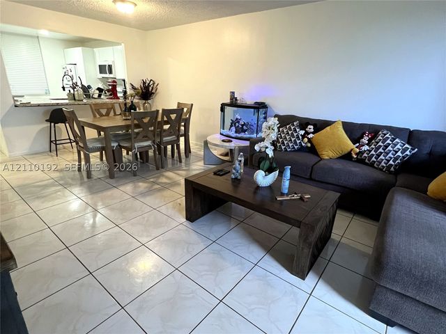 100 NW 76th Ave 302-2, Plantation, FL 33324