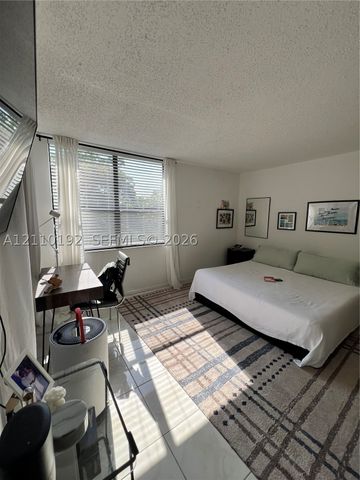 100 NW 76th Ave 302-2, Plantation, FL 33324