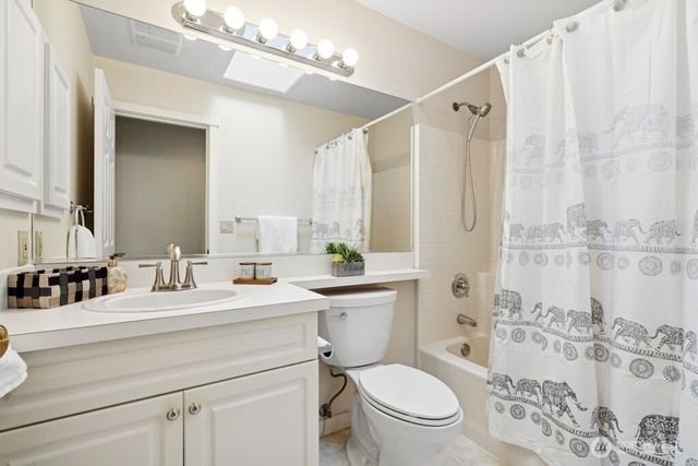 1807 NE 26th Place, Renton, WA 98056