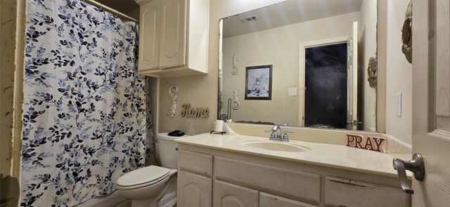 1121 Bradford Drive, Glenn Heights, TX 75154