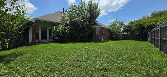 1121 Bradford Drive, Glenn Heights, TX 75154