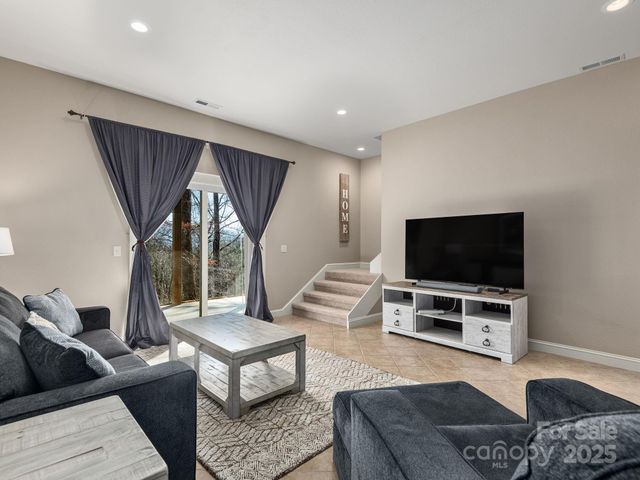 26 Ashewood Lane, Waynesville, NC 28786