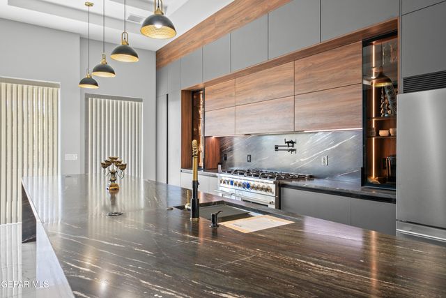 5421 Dougallan Lane, El Paso, TX 79932