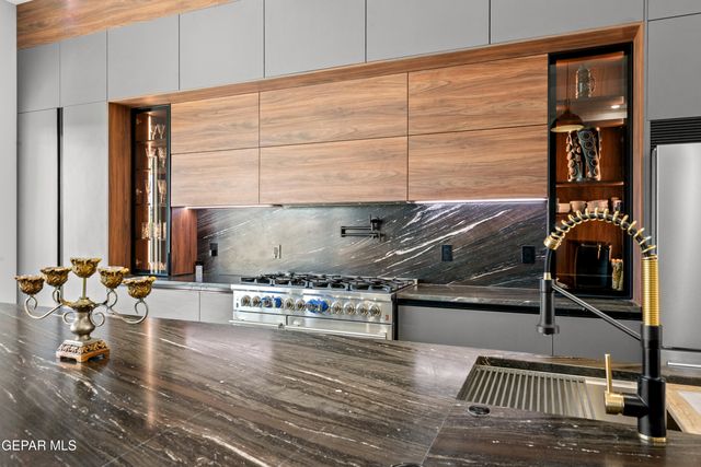 5421 Dougallan Lane, El Paso, TX 79932