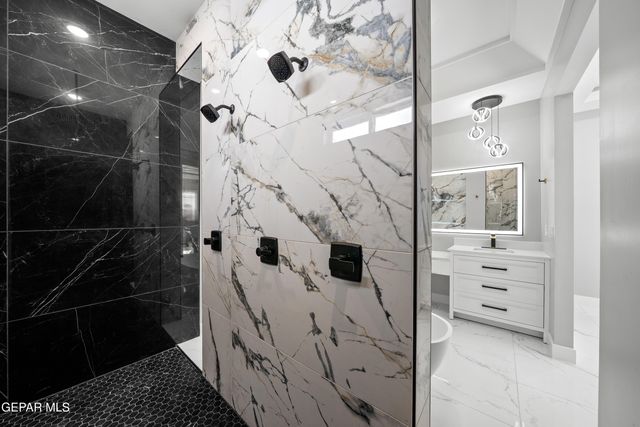 5421 Dougallan Lane, El Paso, TX 79932