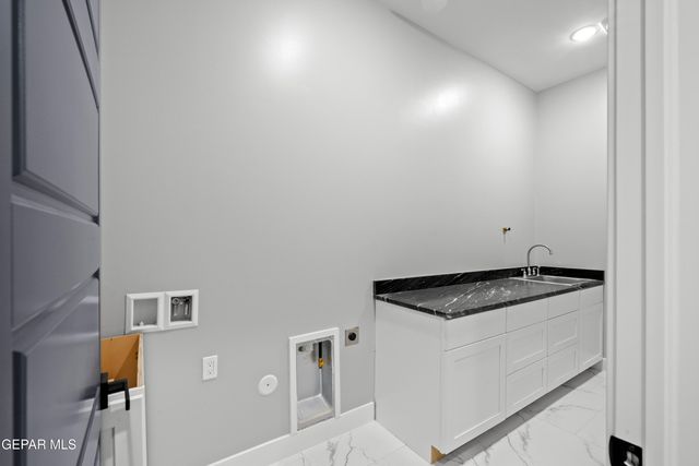 5421 Dougallan Lane, El Paso, TX 79932