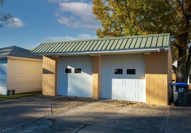 1013 W GORE Road, Erie, PA 16509