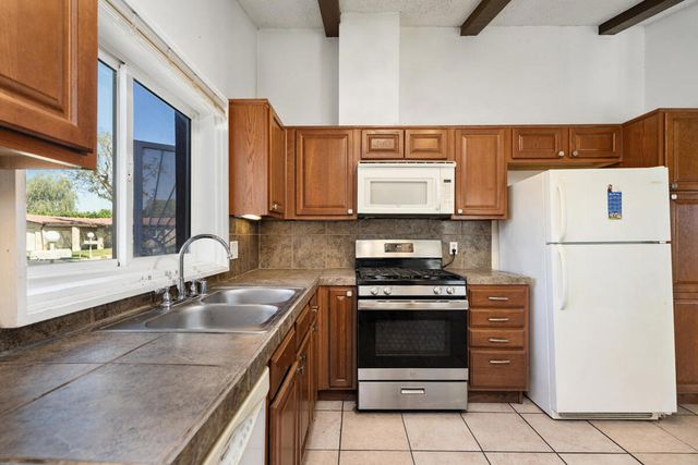 40560 Golden Way, Palm Desert, CA 92211