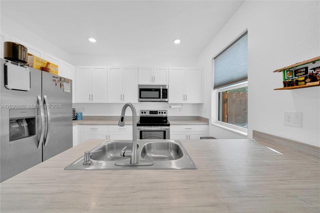 2632 SE 11th Court, Homestead, FL 33035