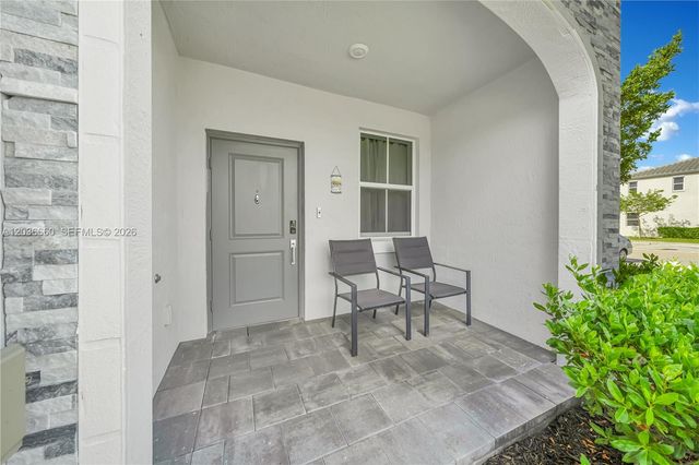 2632 SE 11th Court, Homestead, FL 33035