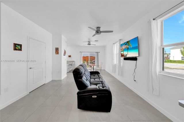 2632 SE 11th Court, Homestead, FL 33035