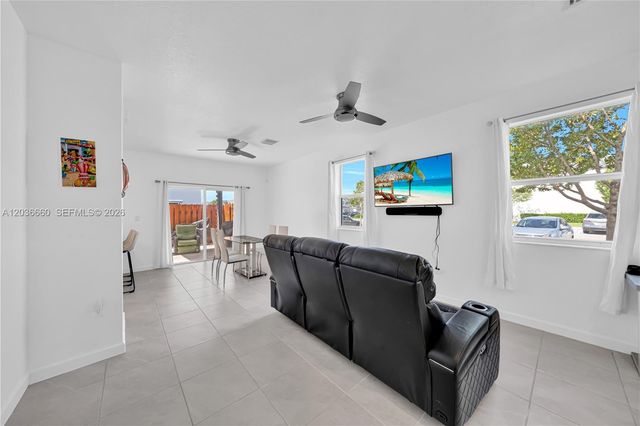 2632 SE 11th Court, Homestead, FL 33035
