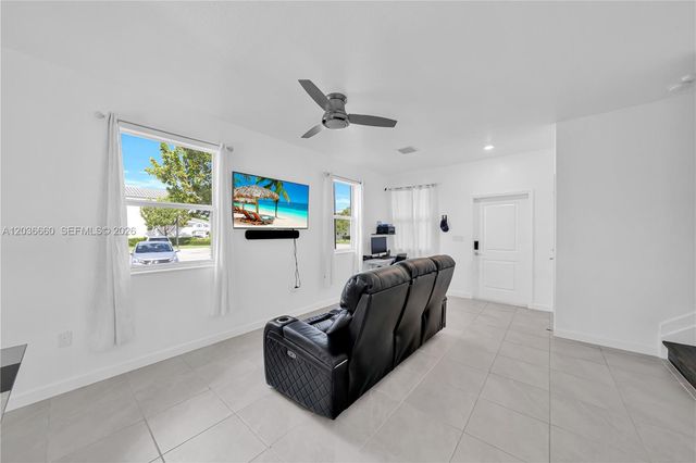 2632 SE 11th Court, Homestead, FL 33035