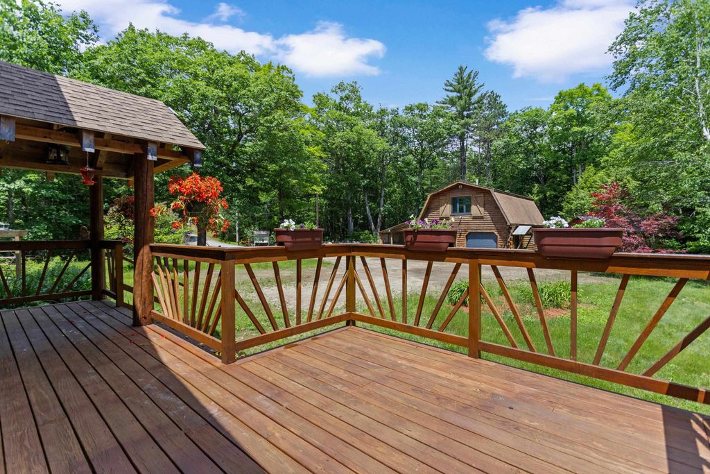 388 Perch Pond Road, Holderness, NH 03245