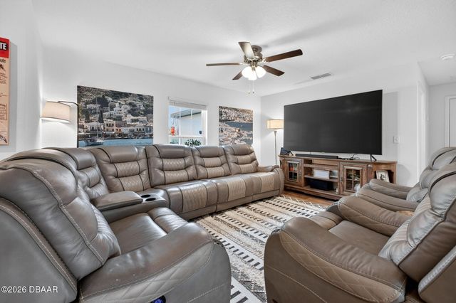 15 Princess Kathleen Lane, Palm Coast, FL 32164