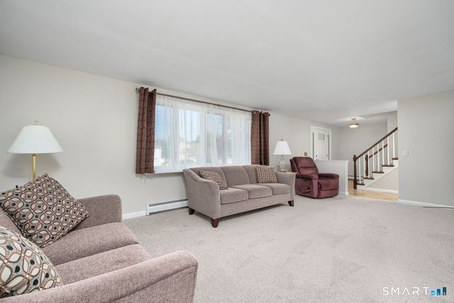 17 Lancaster Road, Cromwell, CT 06416