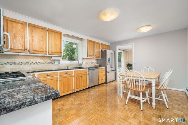 17 Lancaster Road, Cromwell, CT 06416