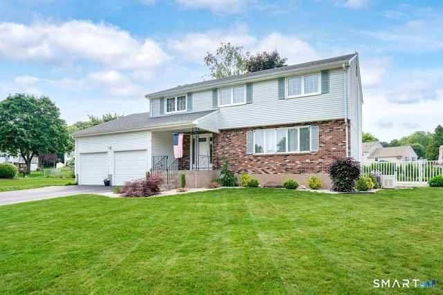 17 Lancaster Road, Cromwell, CT 06416