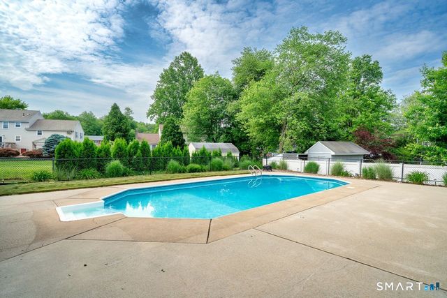 17 Lancaster Road, Cromwell, CT 06416
