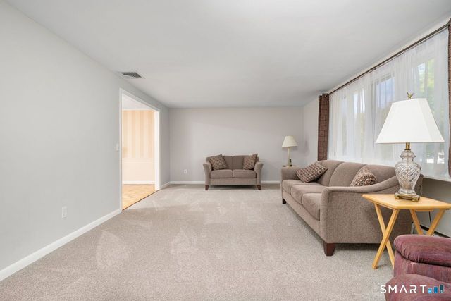 17 Lancaster Road, Cromwell, CT 06416
