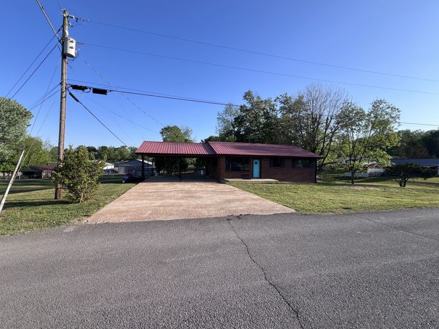 208 Cedar Ave, Linden, TN 37096